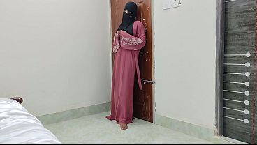 Ngentot Pertama Sama Pacar Hijab India Yang Malu-malu, Crot Di Mana-mana