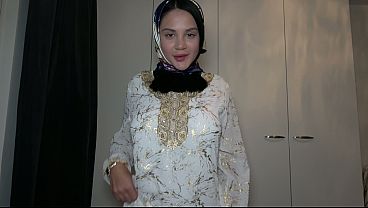 Pov – Ngentot Memek Tiri Islam Pakai Hijab, Romantis Tapi Mesum