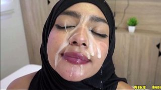 Muslim Cewek Hijab Digenjot Keras Sampe Crot Di Dalem