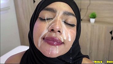 Muslim Cewek Hijab Digenjot Keras Sampe Crot Di Dalem