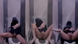 Hijab Mesum Colmek Di Toilet Mall, Bikin Makin Basah.