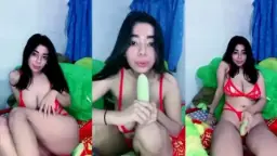 Ica Mainin Timun Omek Sampe Basah Kuyup.