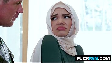 Ngentot Pertama Si Hijabi Imut Sama Tukang Ledeng Naudi Nala, Jason Sarcinelli, Bikin Crot.