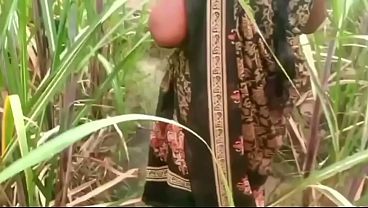 Ibu Tiri Sama Anak Tiri Ngentot Di Luar Rumah Kampung