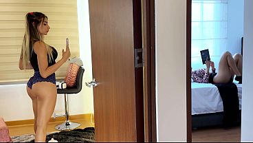 Ibu Mertua Seksi Ketahuan Ngocok Sambil Dengerin Desahan Nafsu Dari Kamar Sebelah!