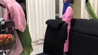 Bapak Gede Colmek Di Depan Anak Tiri Berjilbab