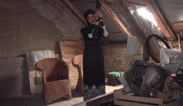 Ngentot Cz – Capri Lmonde, Lo Bakal Jadi Istri Yang Patut Digebukin