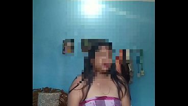 Video Hot Bikin Ngilu, Ibu Tiri Desi India Genjrang-genjreng Godain Di Depan Kamera