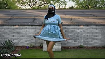 Hijab Mahasiswi Muslim Jogging Di Tempat Umum, Ngeseks Oral Demi Uang Receh.