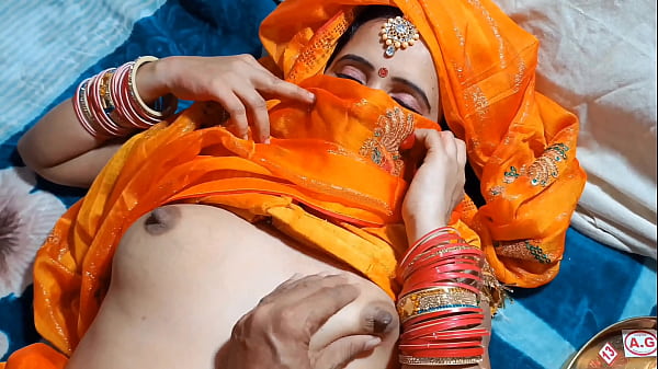 Malam Pertama Karwa Chauth, Pasangan India Saling Menggoda Di Ranjang.