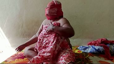 Sialan, Ngintipin Kakak Tiri India Lagi Mandi, Bikin Makin Pengen.